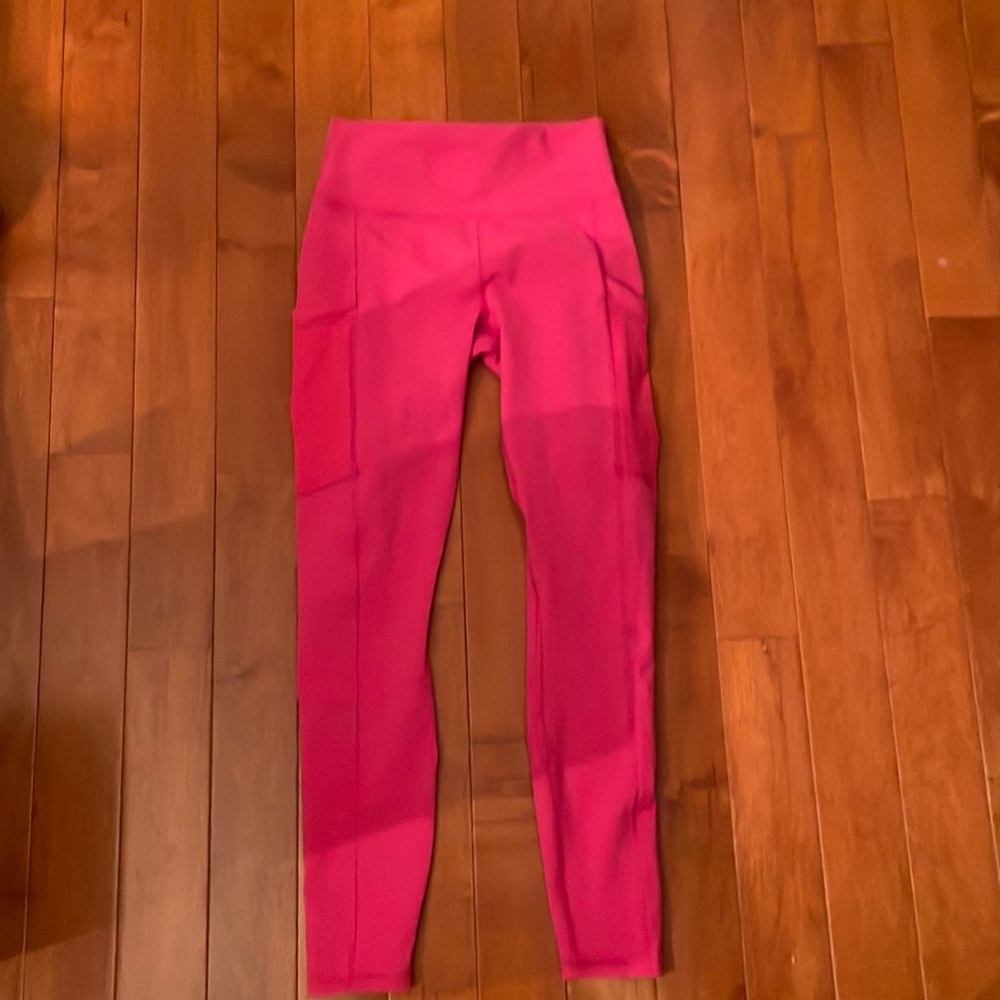 Sonic pink, Fabletics leggings, pockets on side.
